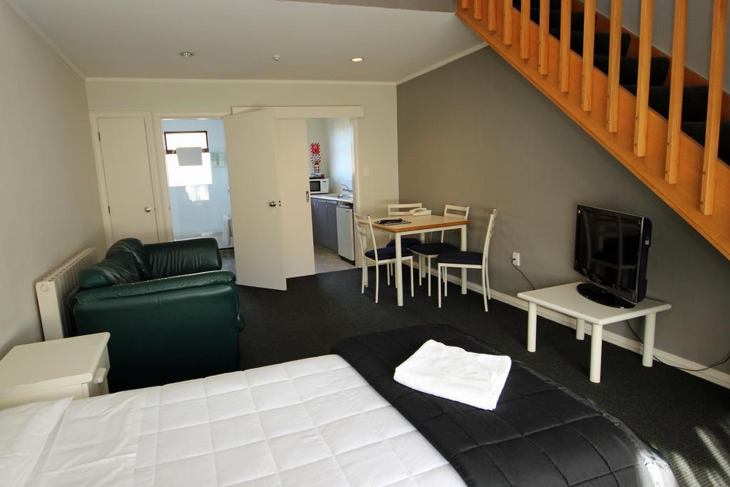 Champers Motor Inn Lower Hutt Habitación foto